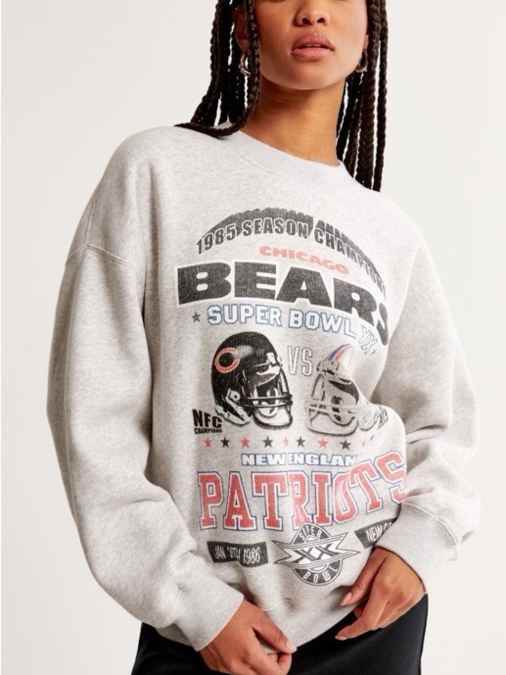 NWOT Chicago Bears vs New England Patriots Gray Graphic Sweatshirt